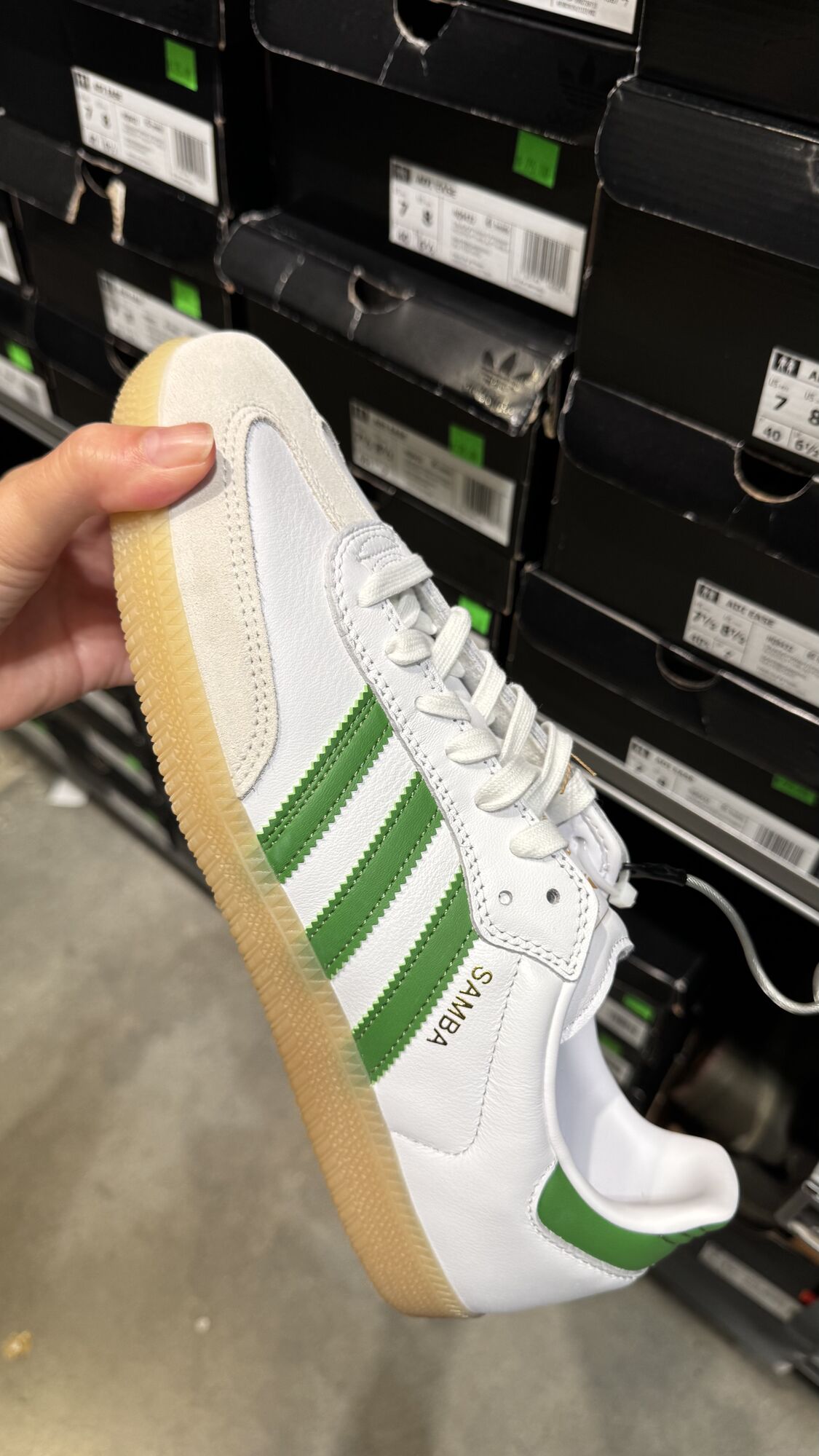 Adidas — Tênis