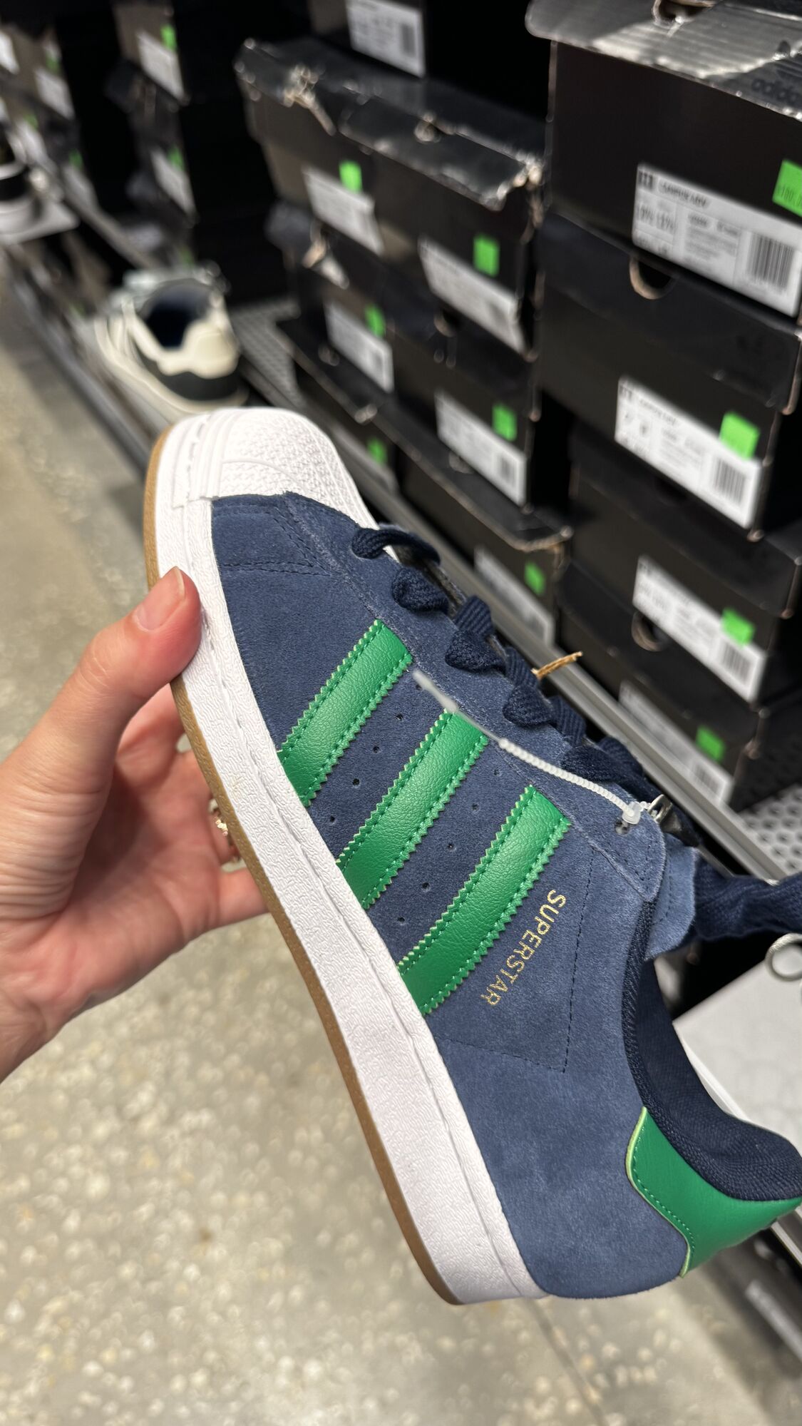 Adidas — Tênis