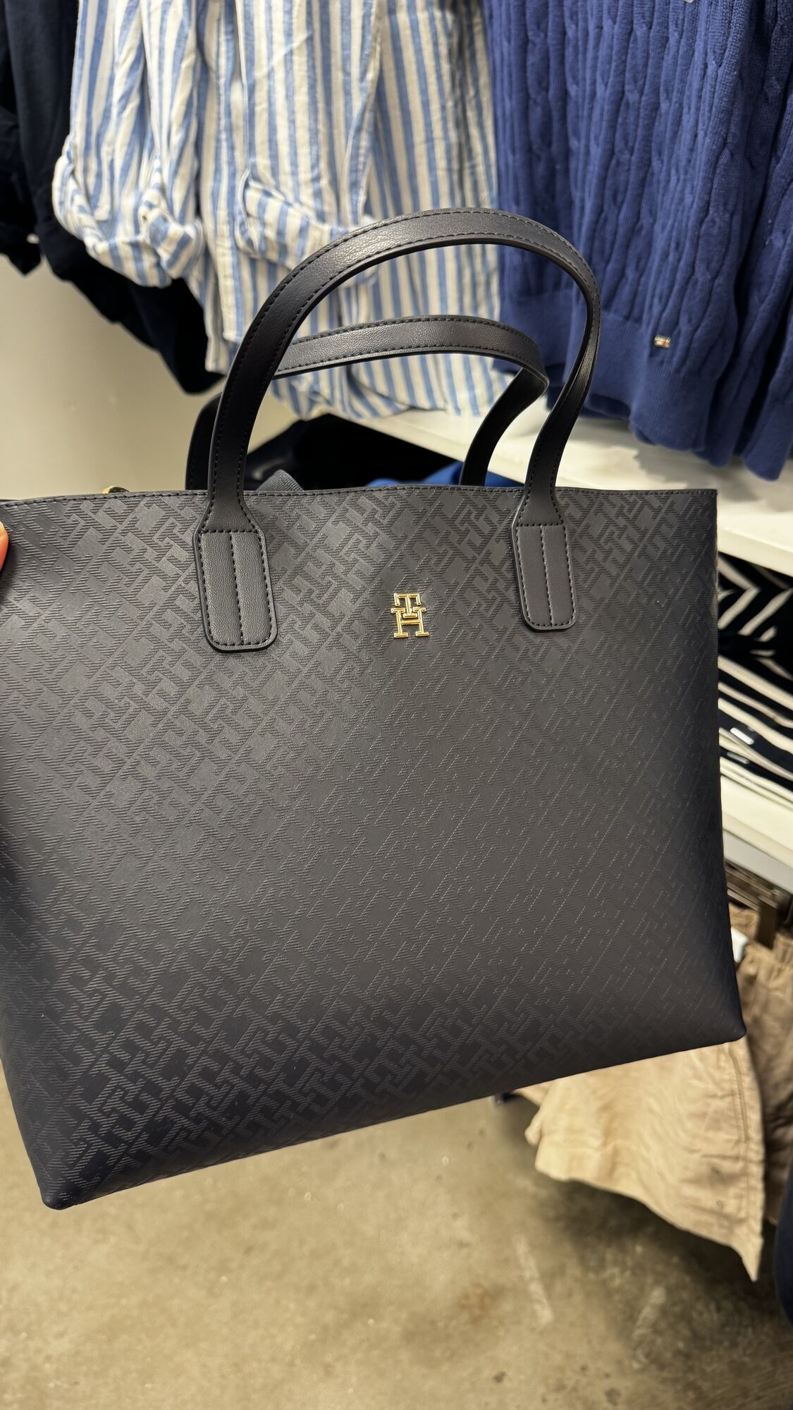 Tommy Hilfiger — Bolsa