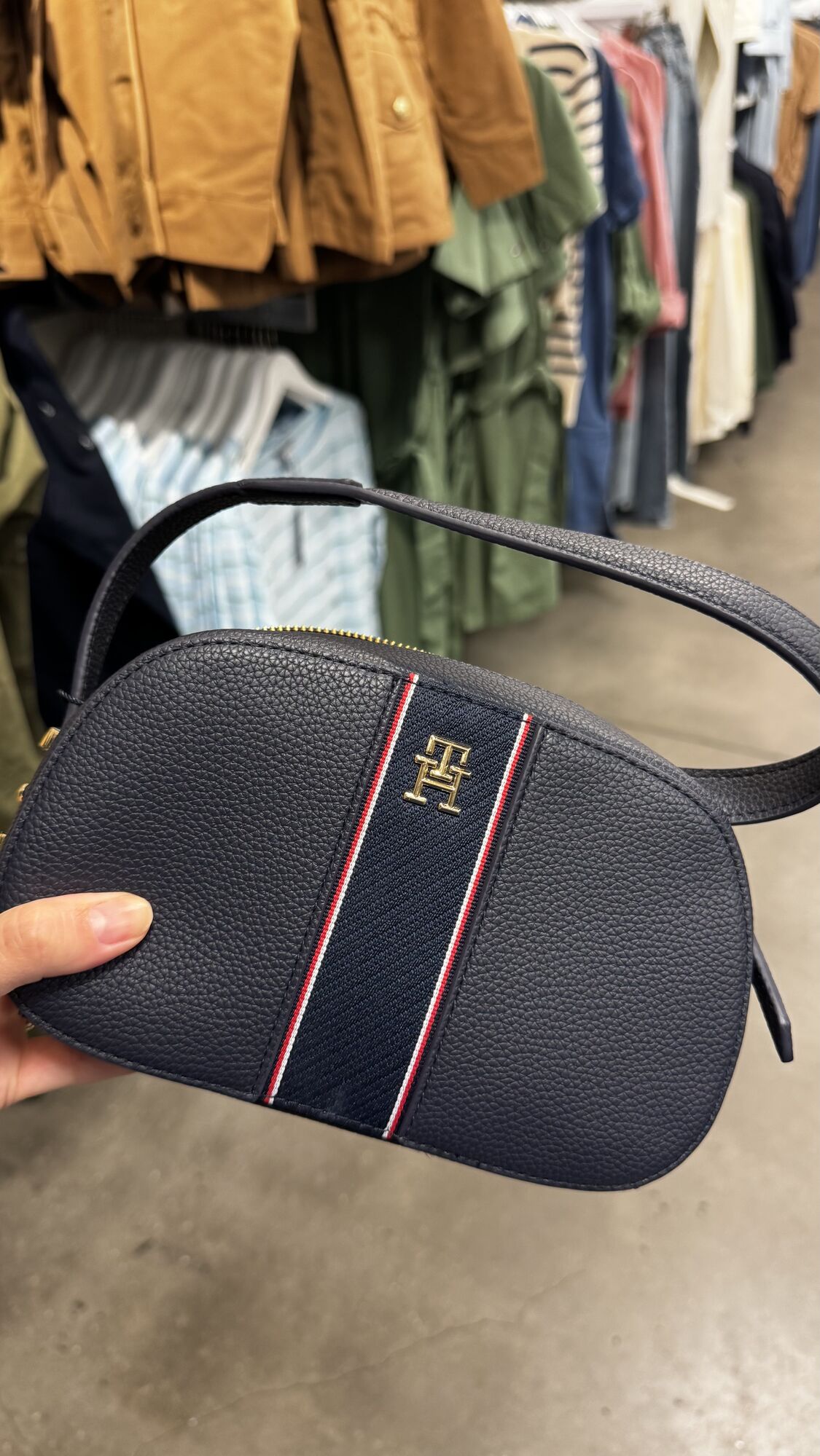 Tommy Hilfiger — Bolsa