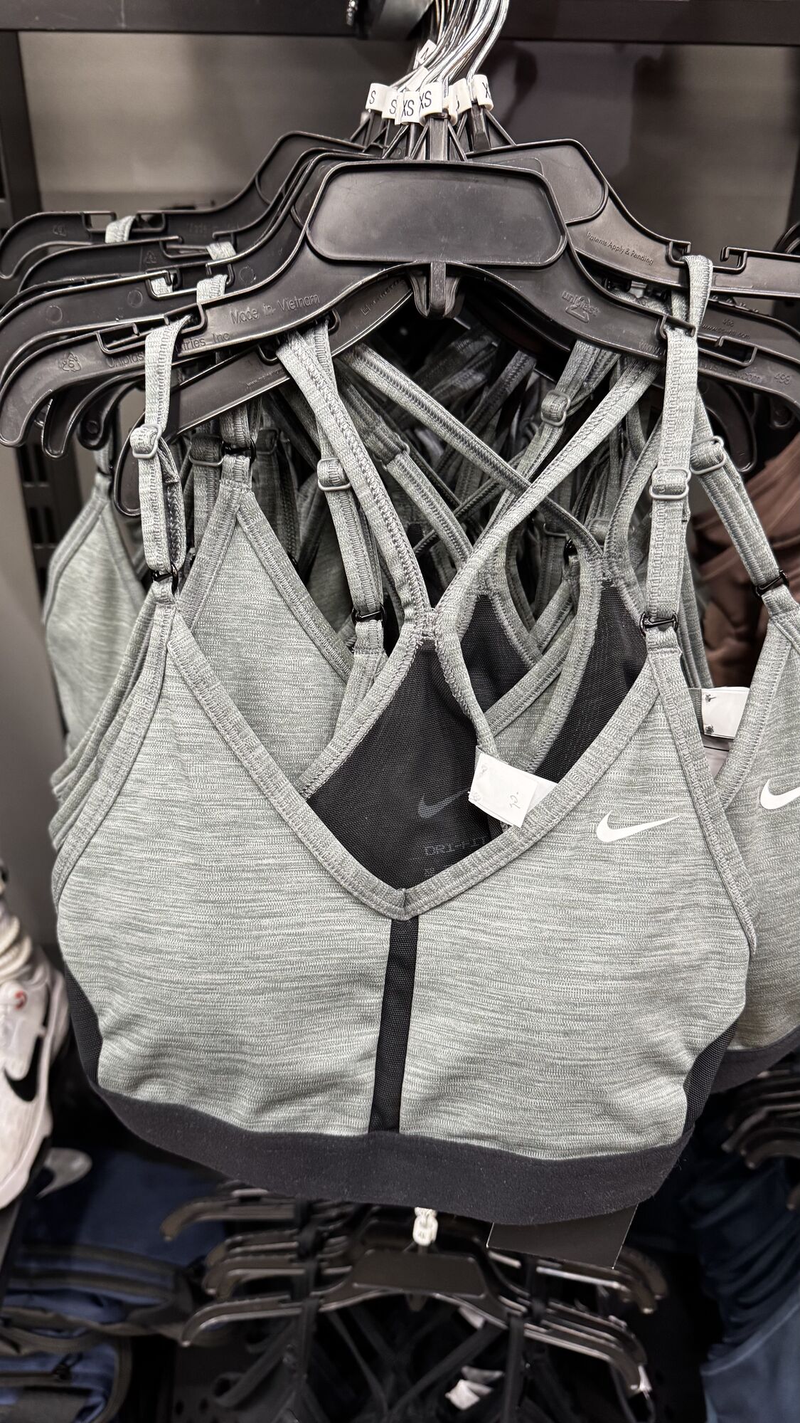 Nike — Top