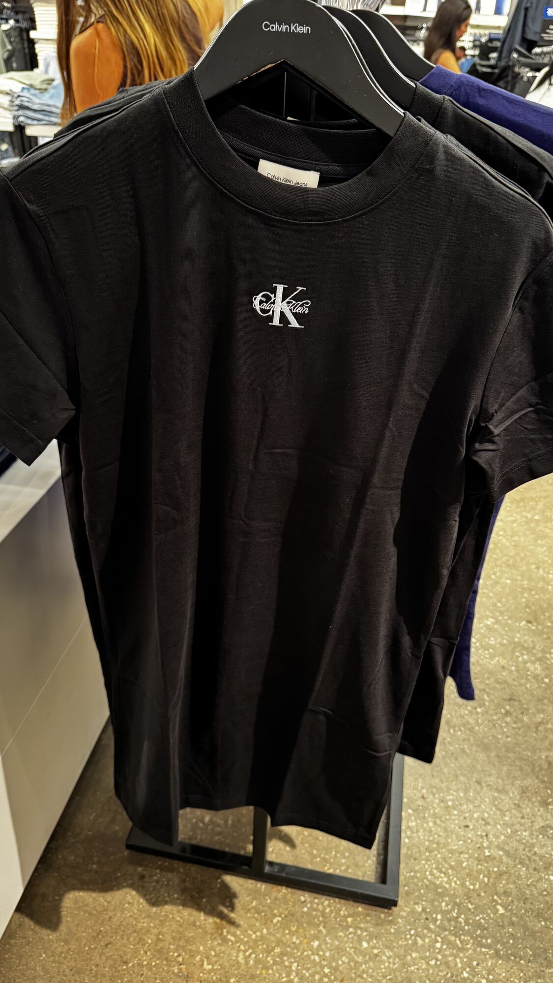 Calvin Klein — Vestido