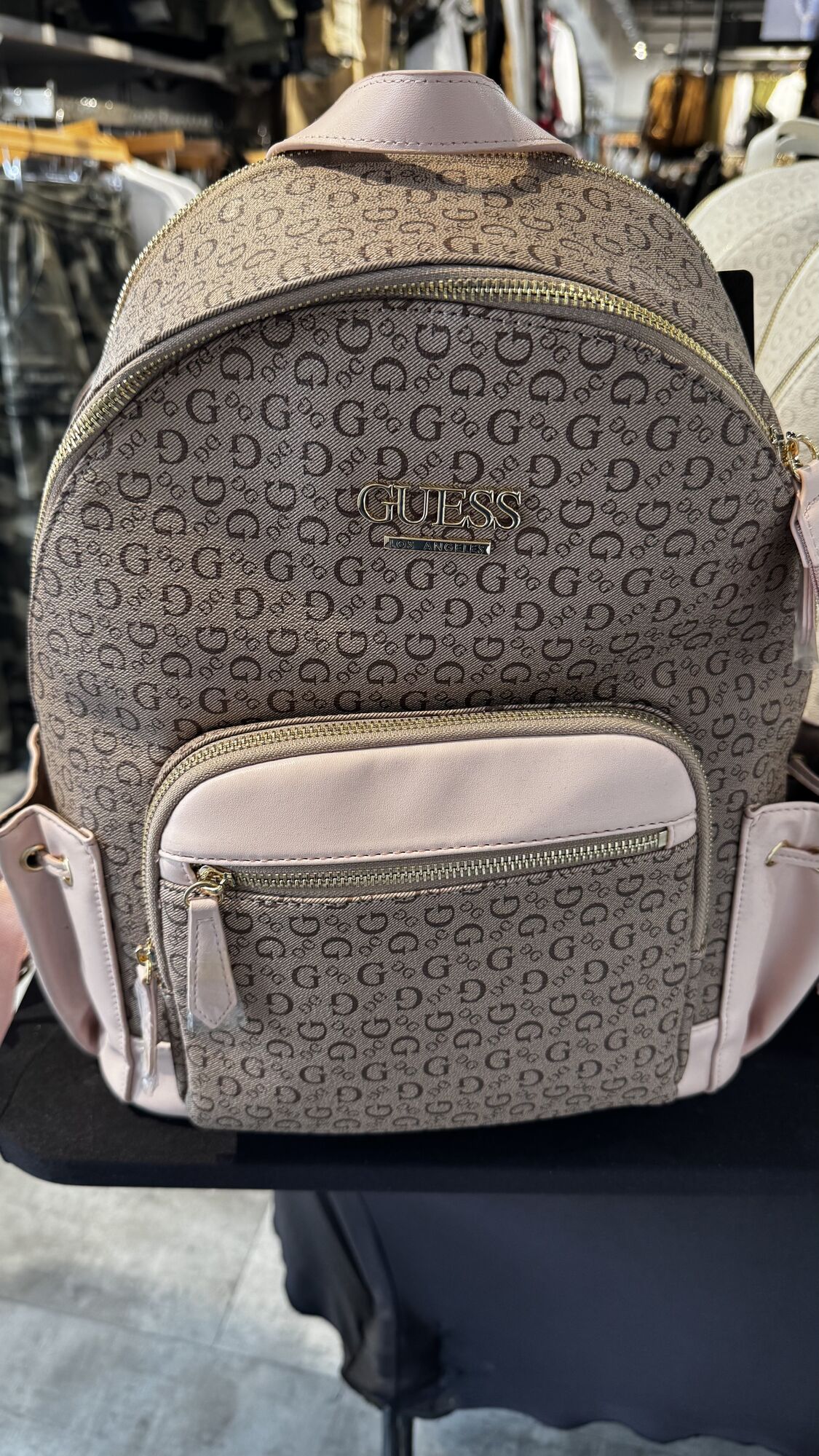 Guess — mochila