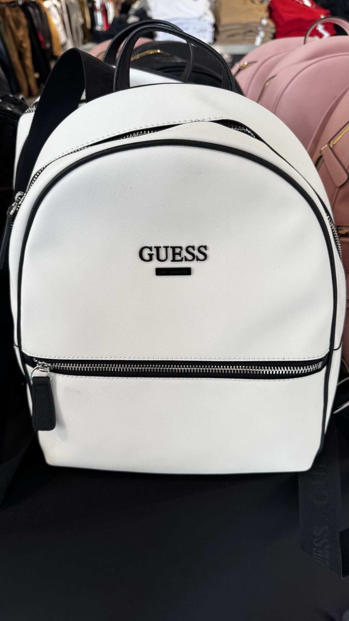 Guess — mochila