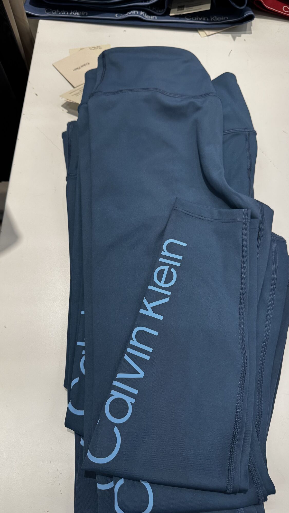 Calvin Klein — legging
