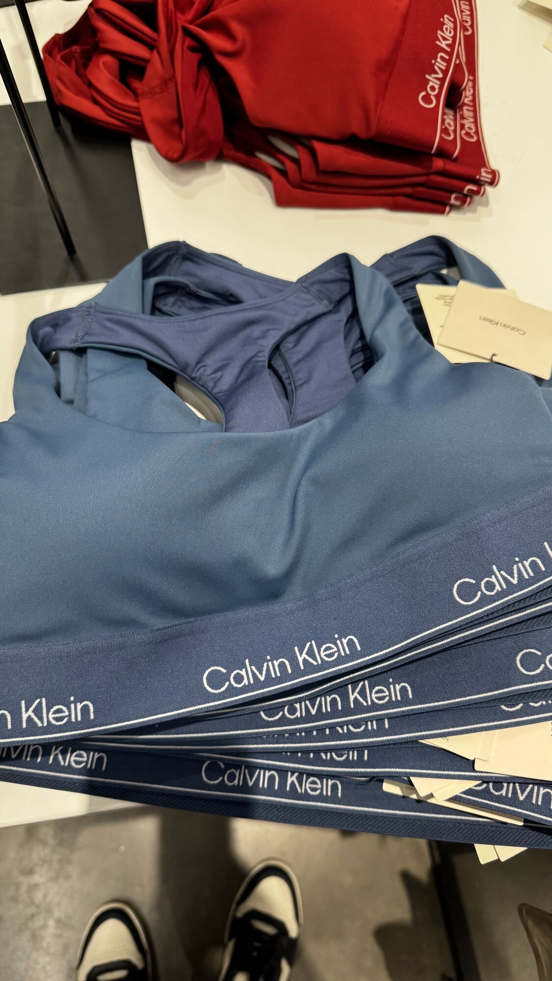 Calvin Klein — top
