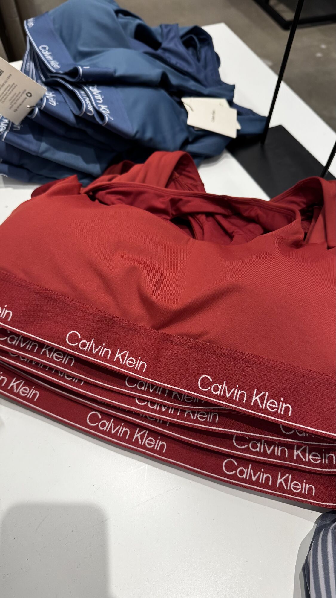 Calvin Klein — top