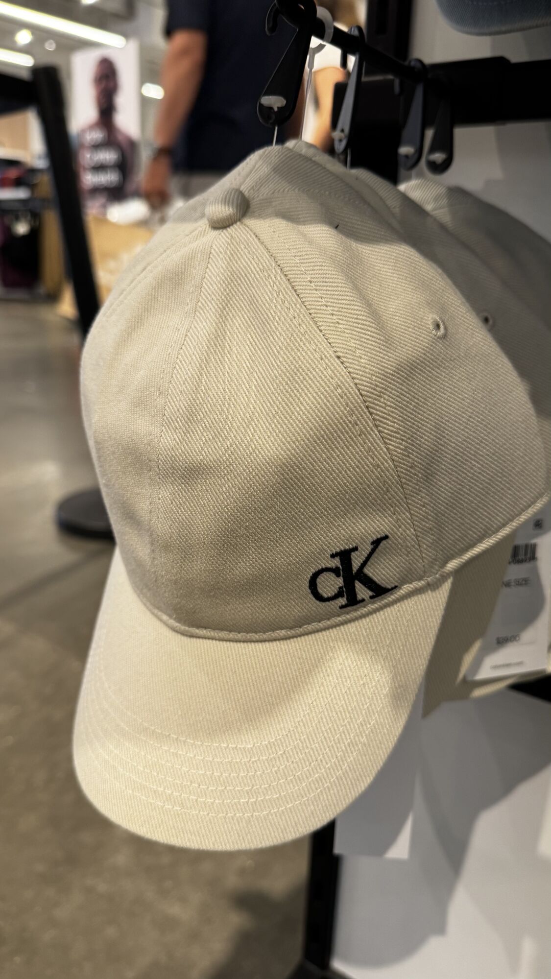 Calvin Klein — Boné