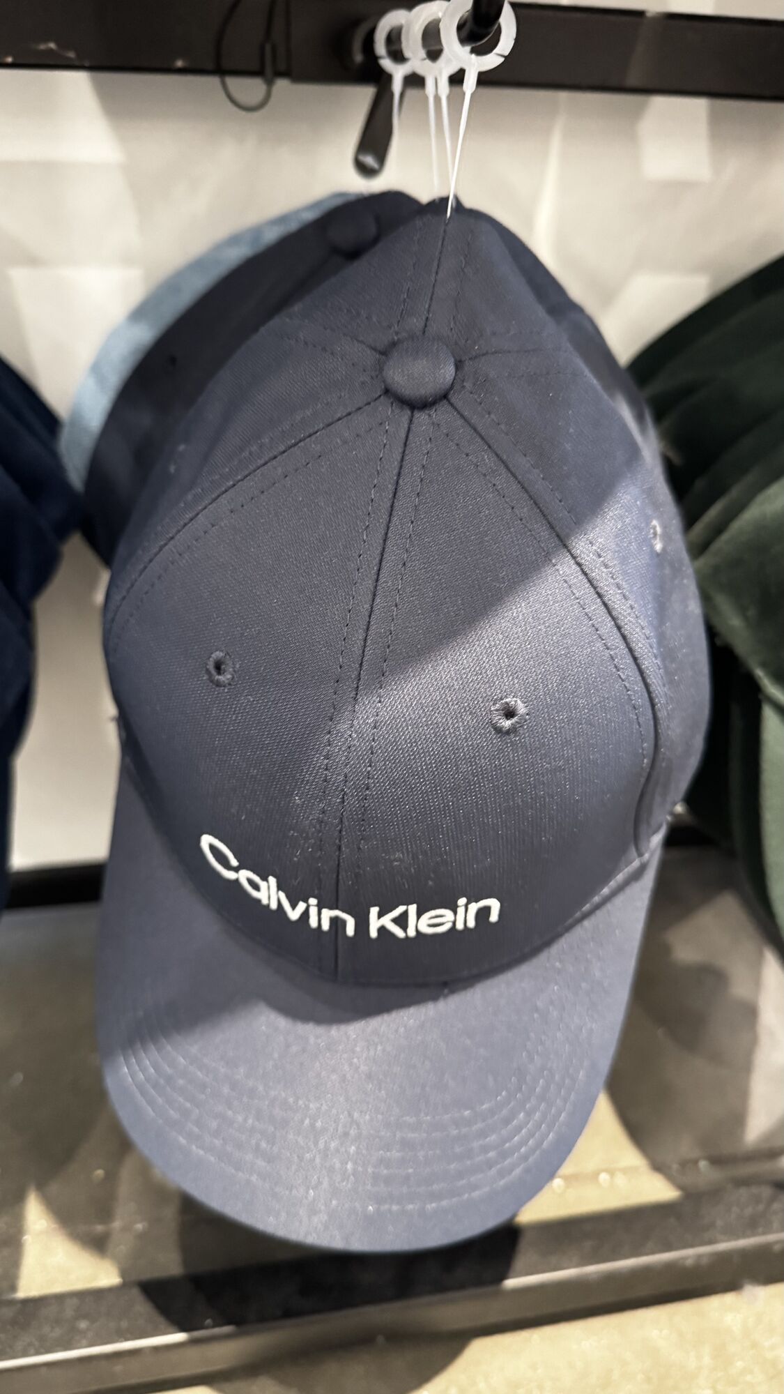 Calvin Klein — Boné