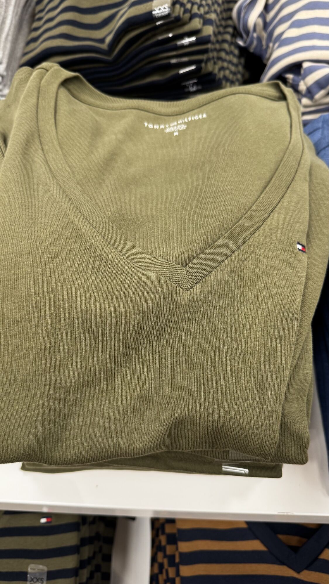 Tommy Hilfiger — camisa feminina