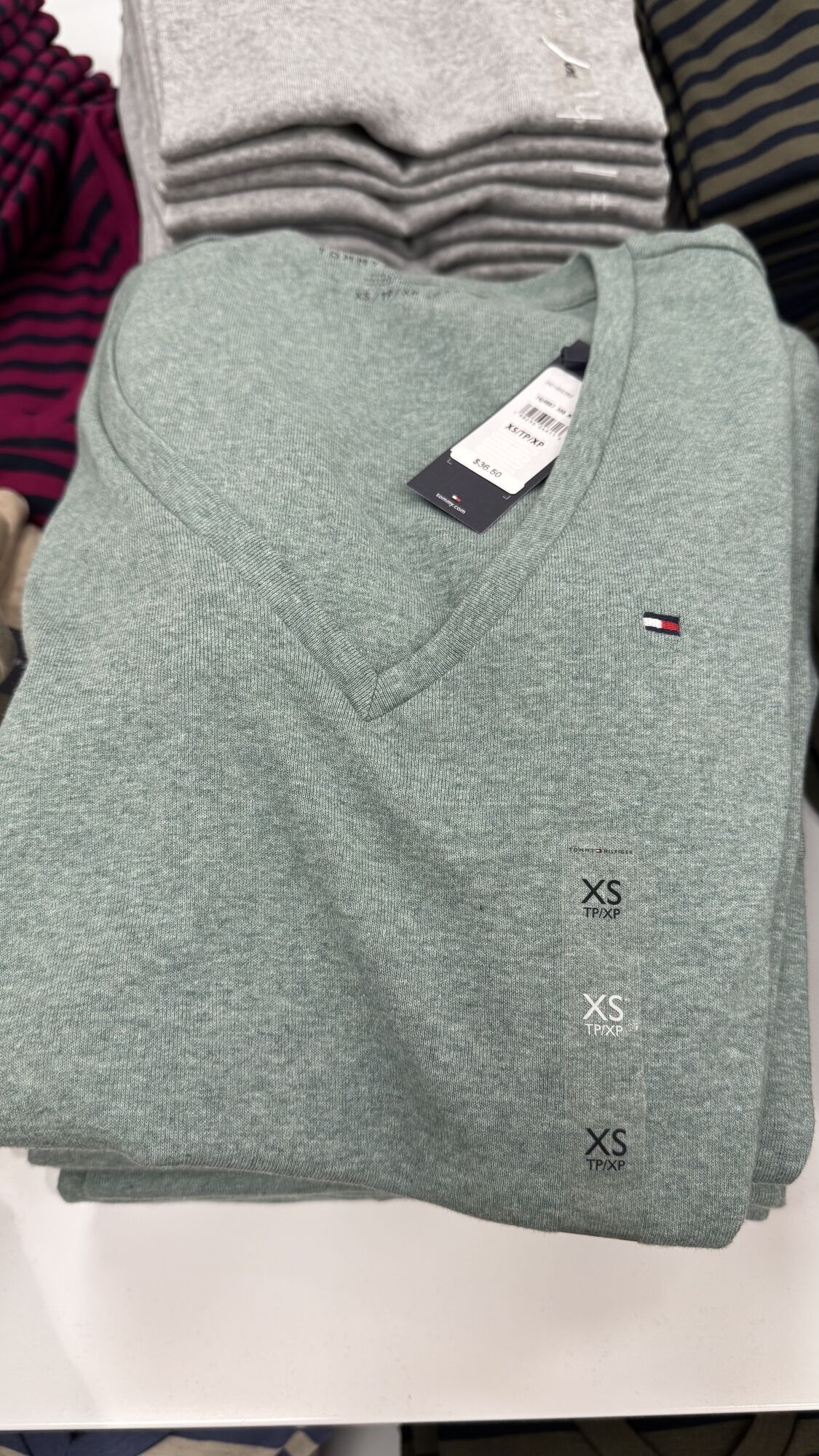 Tommy Hilfiger — camisa feminina