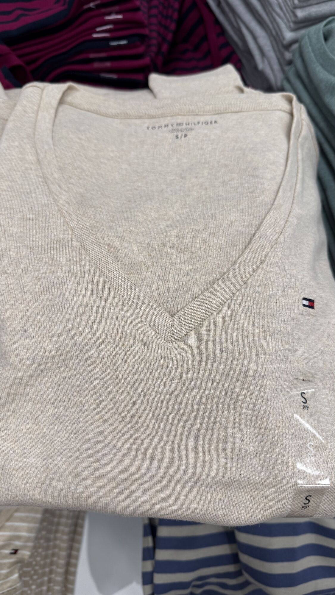 Tommy Hilfiger — camisa feminina