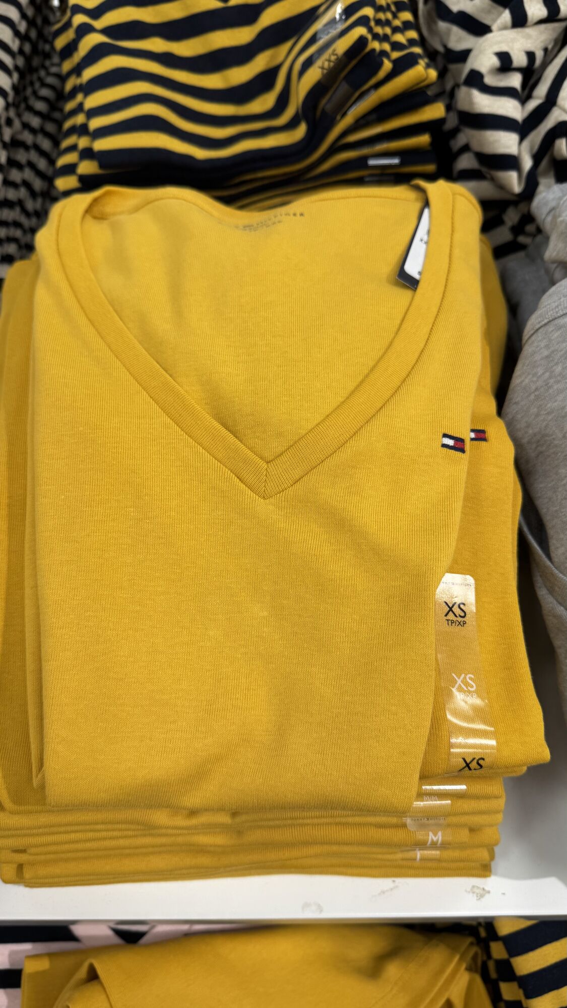 Tommy Hilfiger — camisa feminina