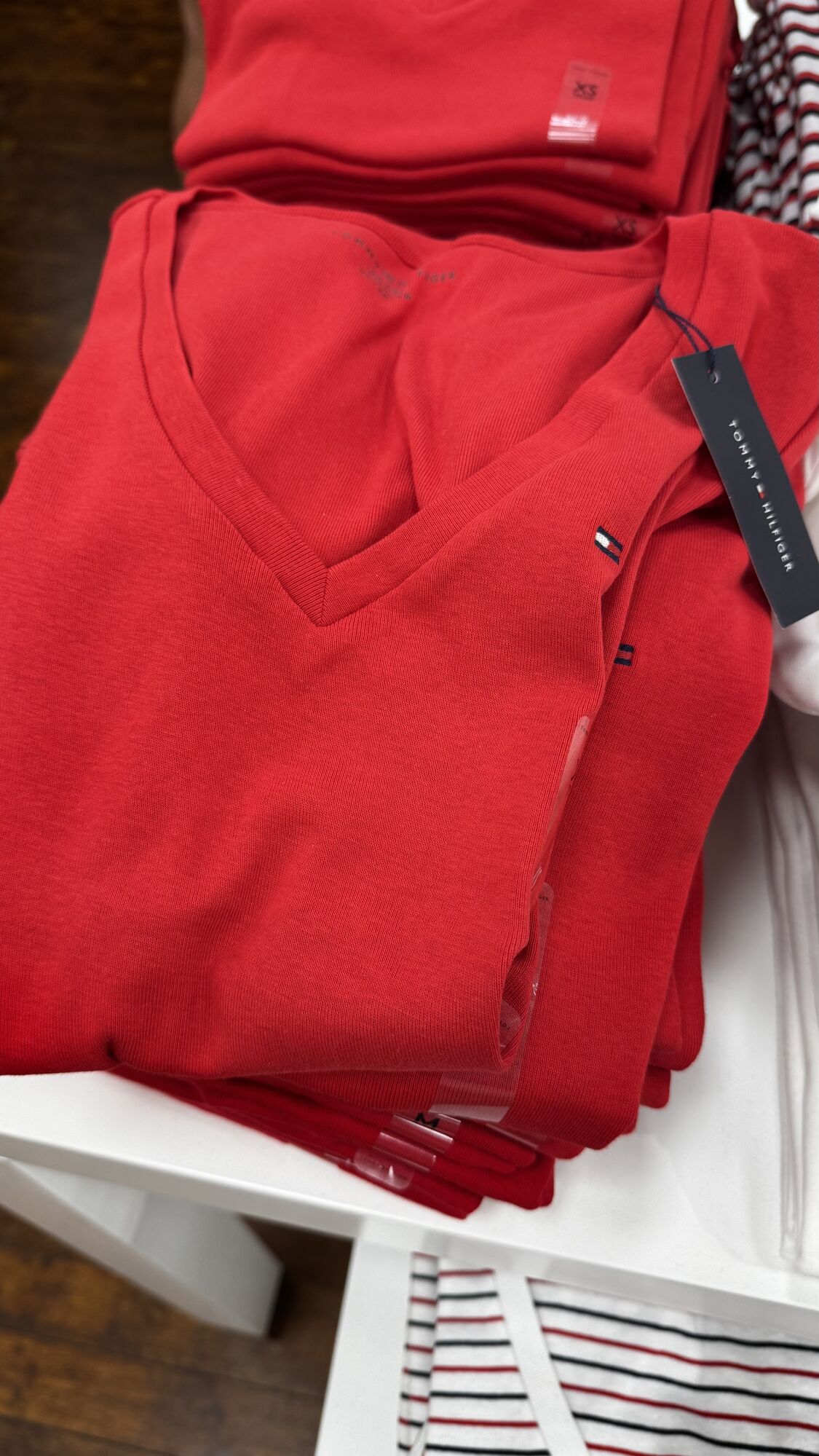 Tommy Hilfiger — camisa feminina