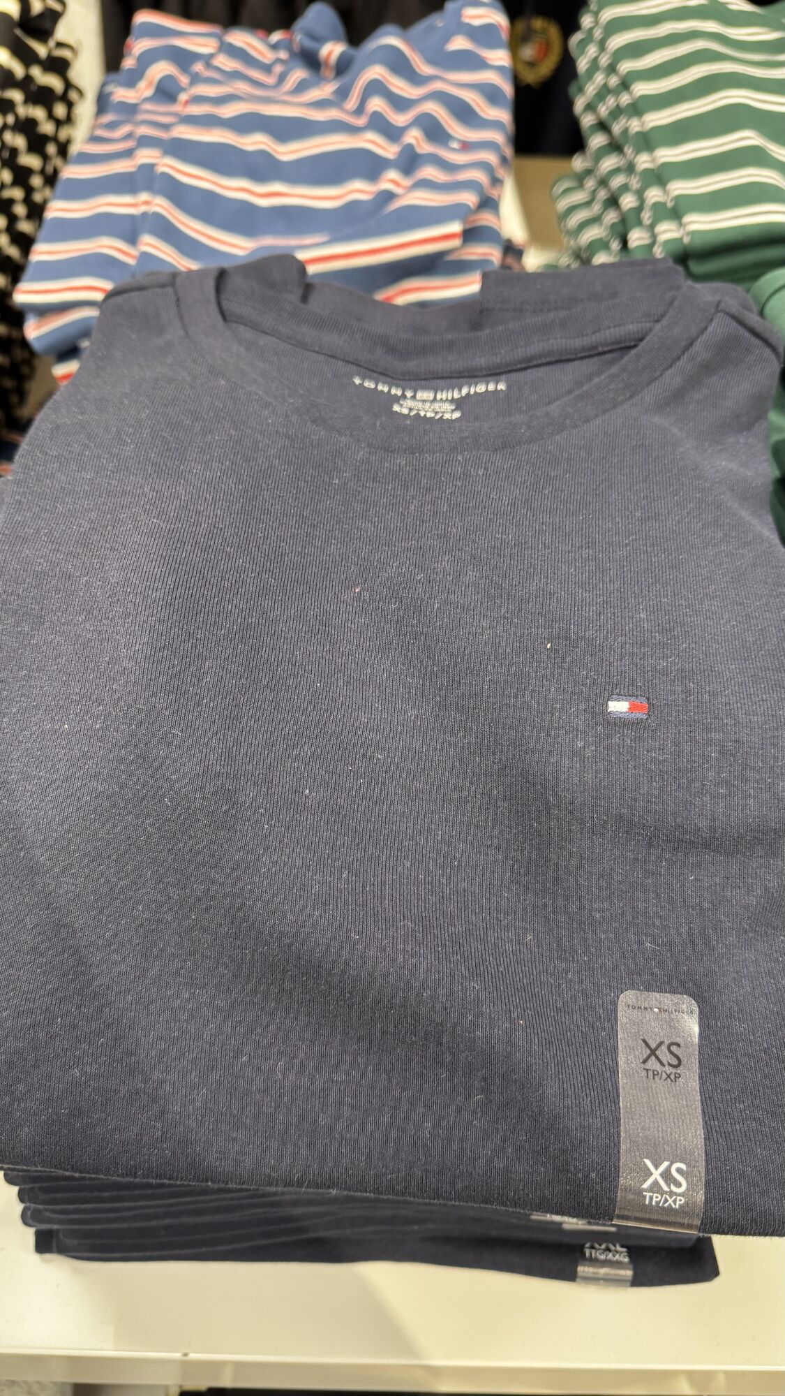Tommy Hilfiger — camisa feminina