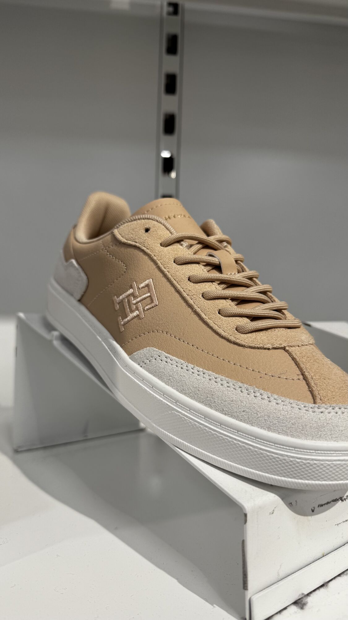Tommy Hilfiger — Tênis