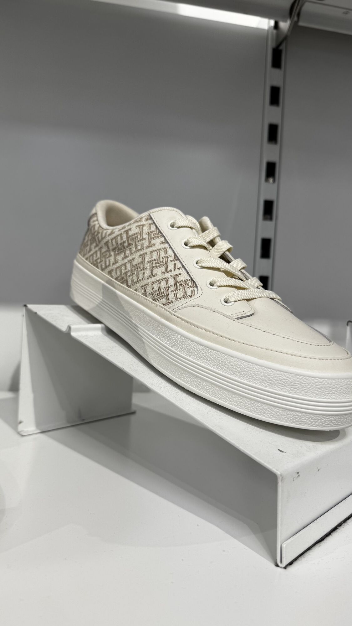 Tommy Hilfiger — Tênis