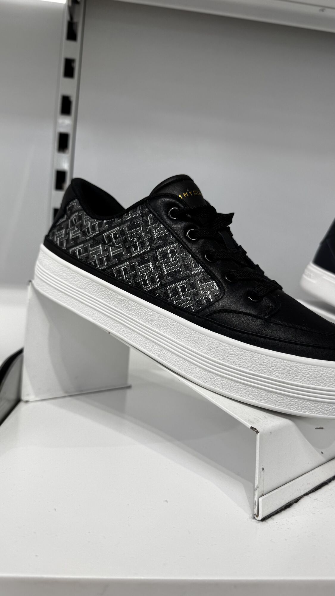 Tommy Hilfiger — Tênis