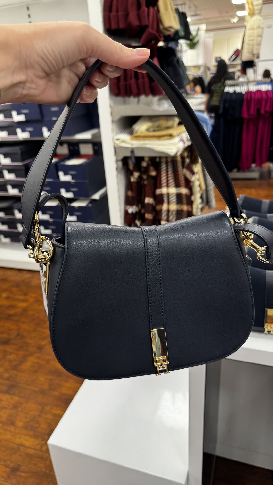 Tommy Hilfiger — Bolsa