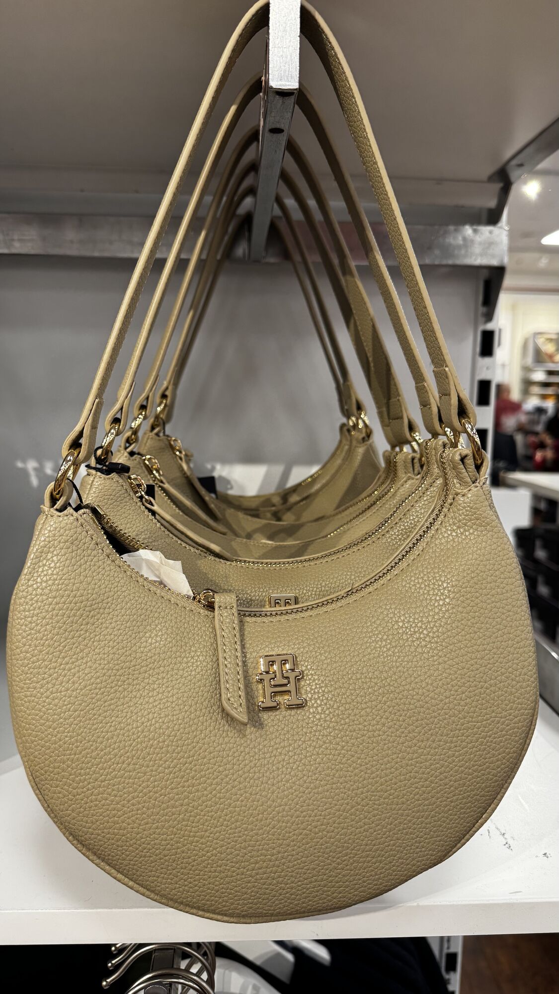 Tommy Hilfiger — Bolsa