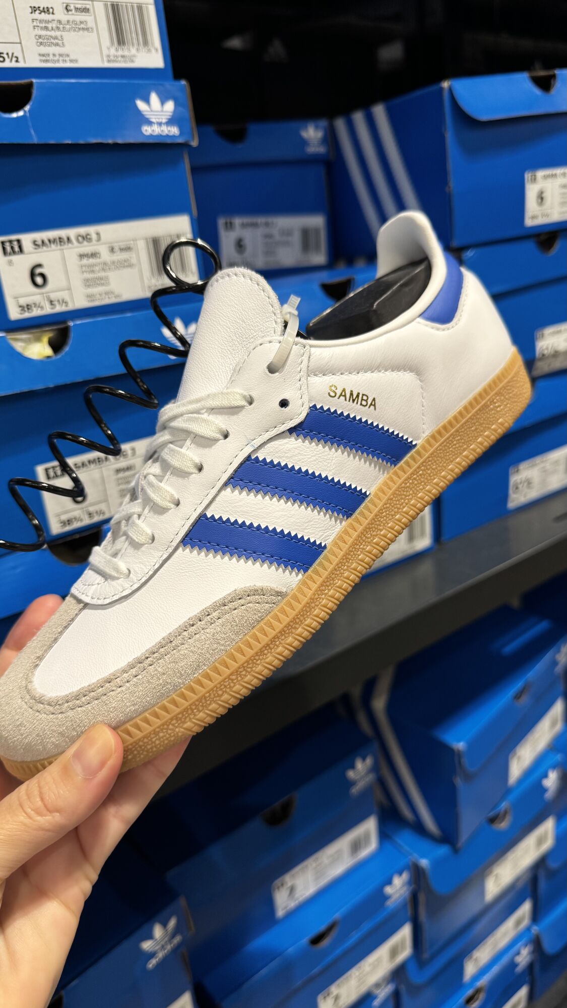 Adidas — Tênis Feminino