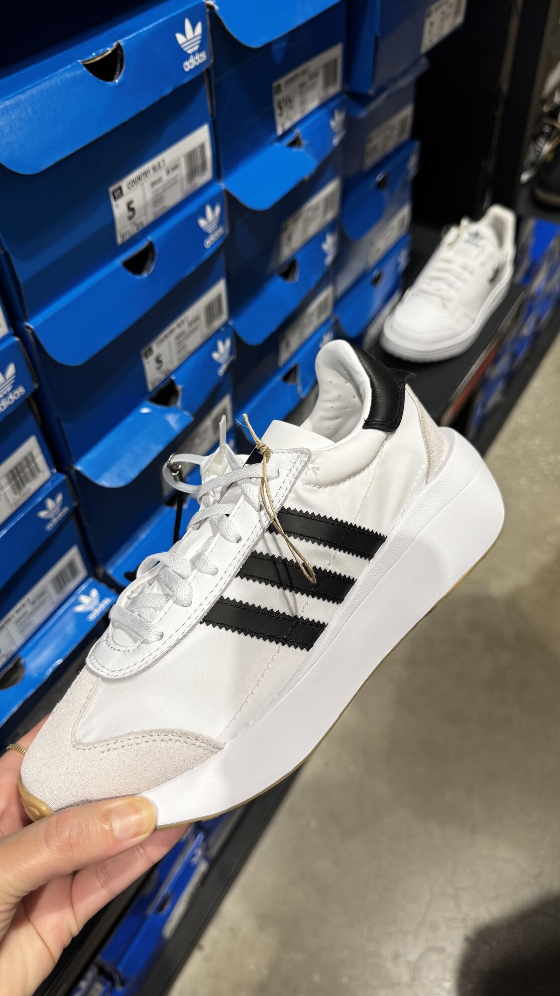 Adidas — Tênis Feminino