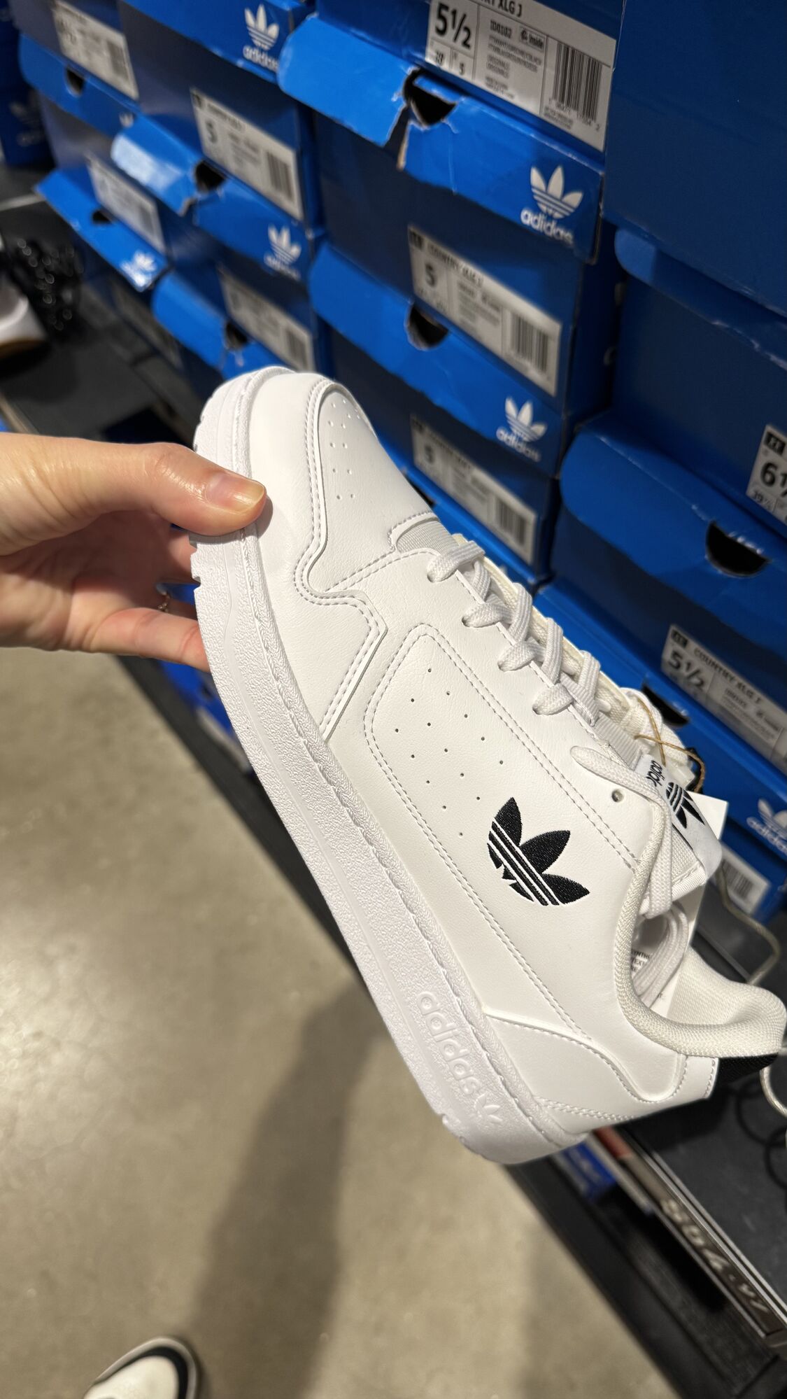 Adidas — Tênis Feminino