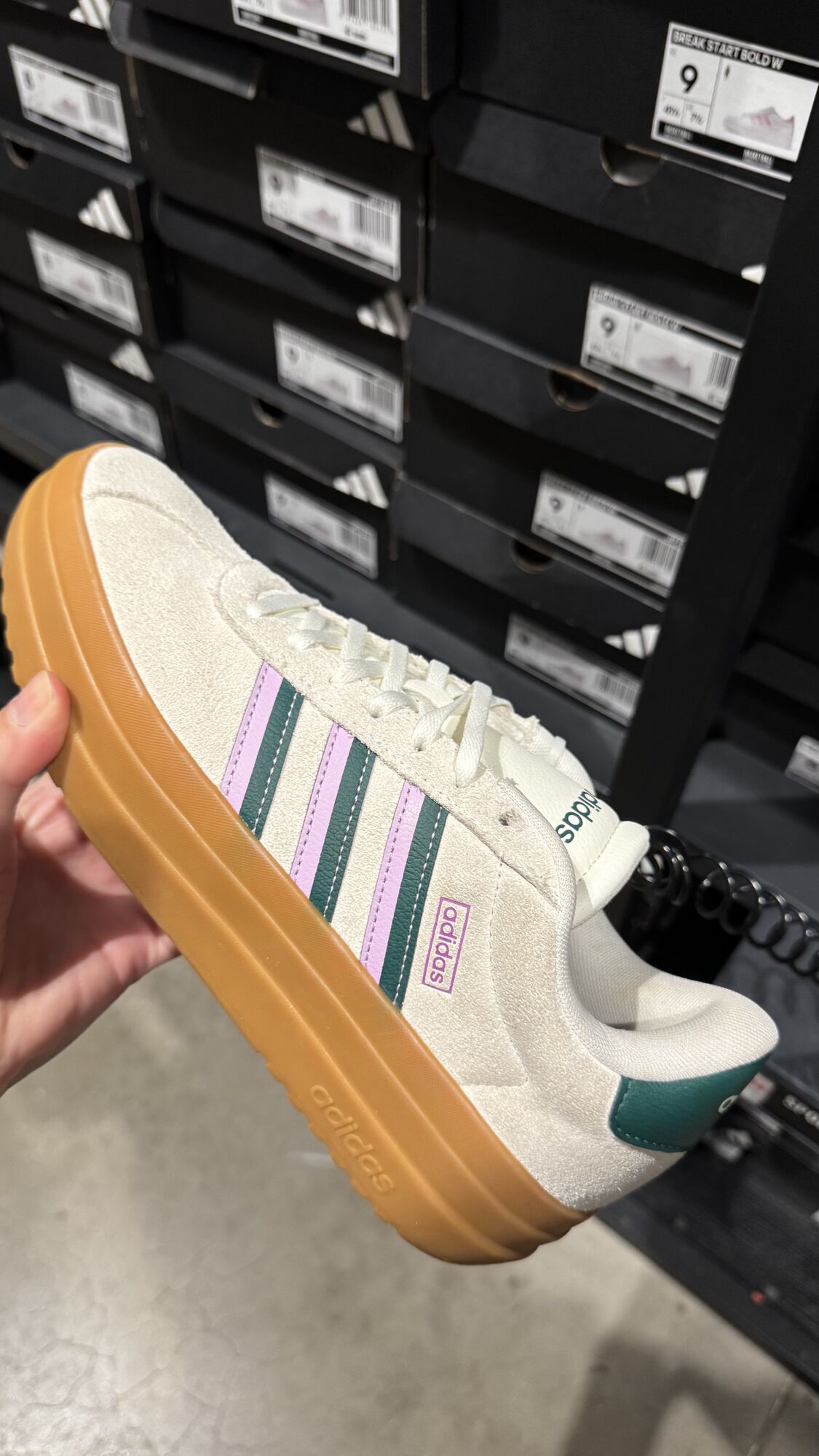 Adidas — Tênis Feminino