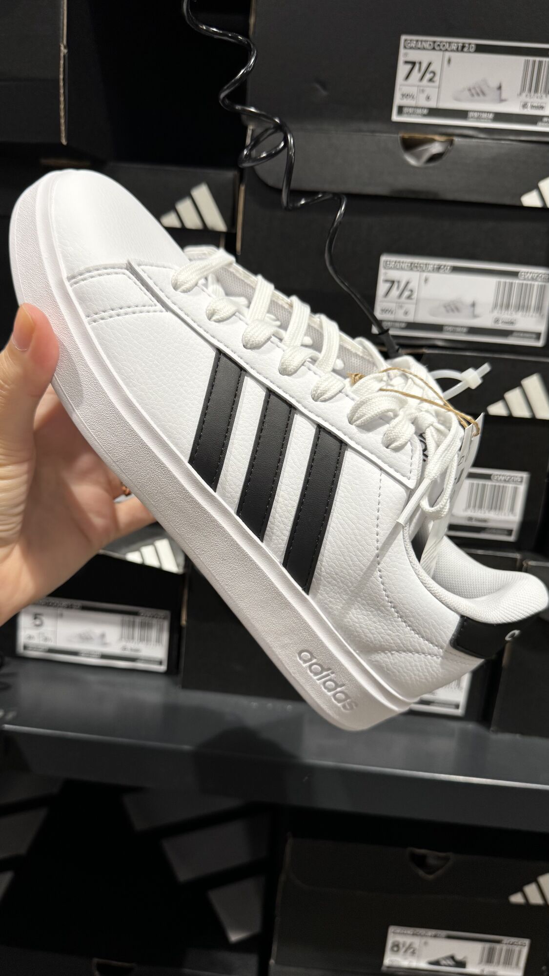Adidas — Tênis Feminino