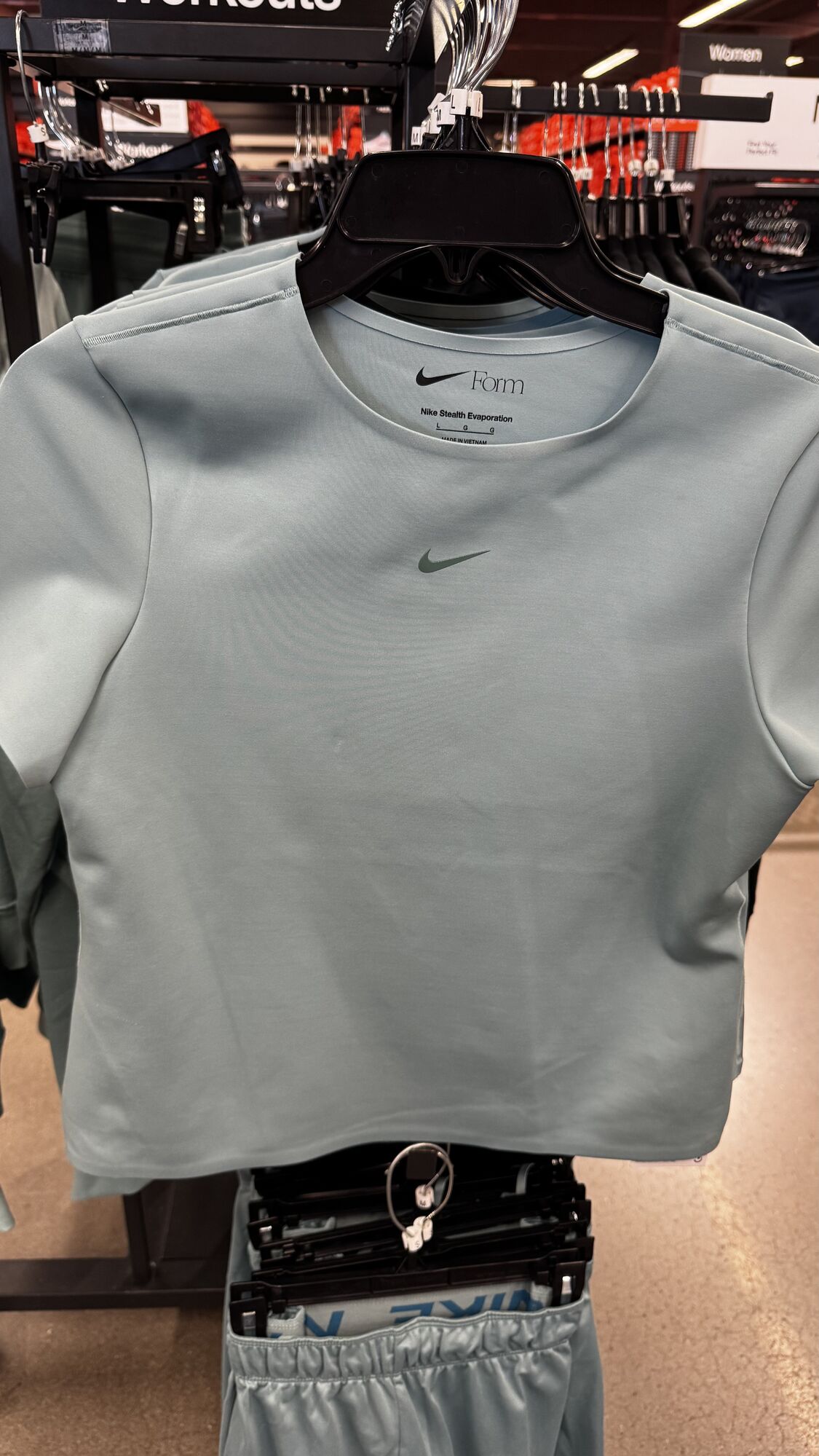 Nike — Camisa manga curta Feminina