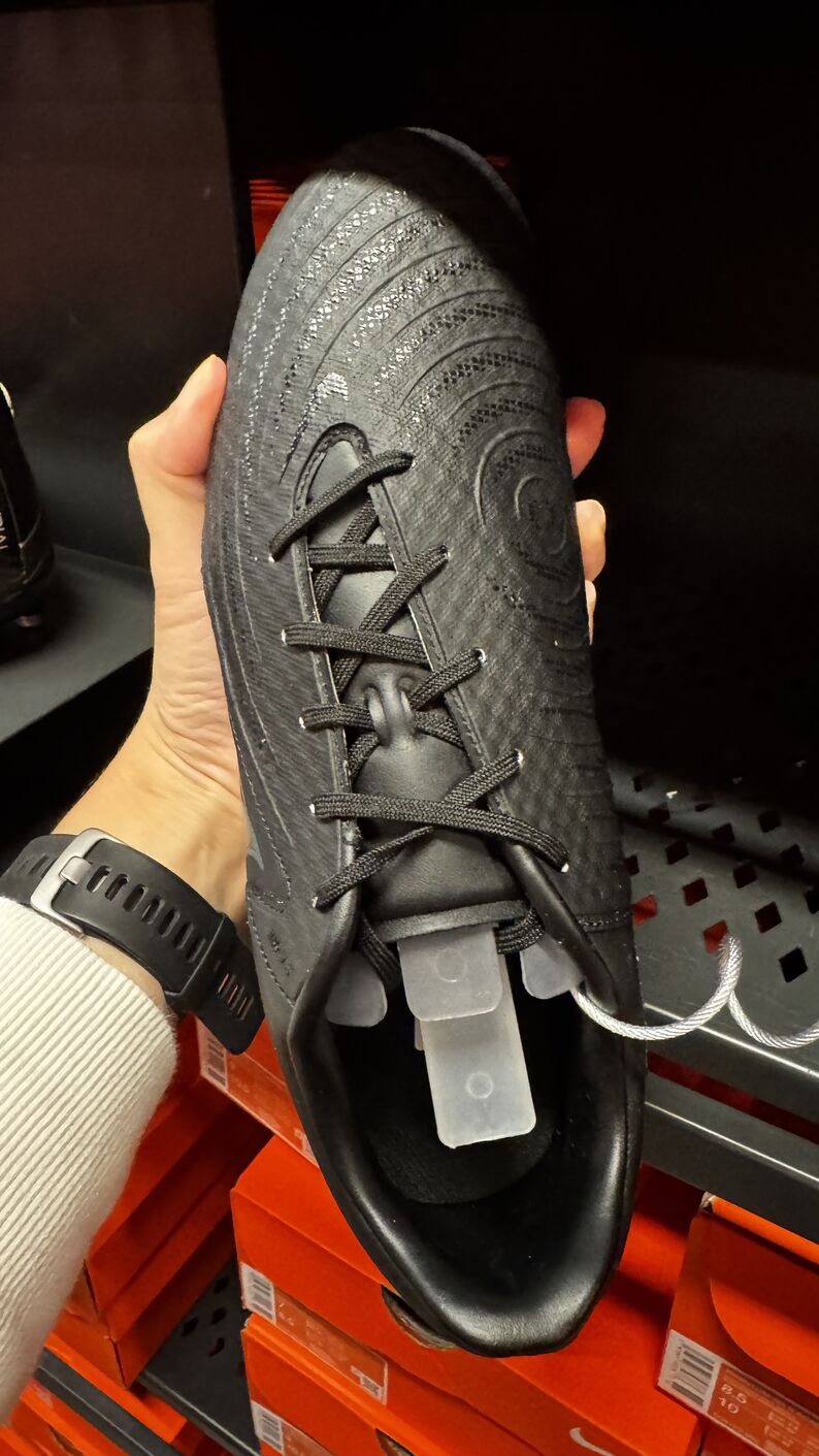 Nike — Chuteira